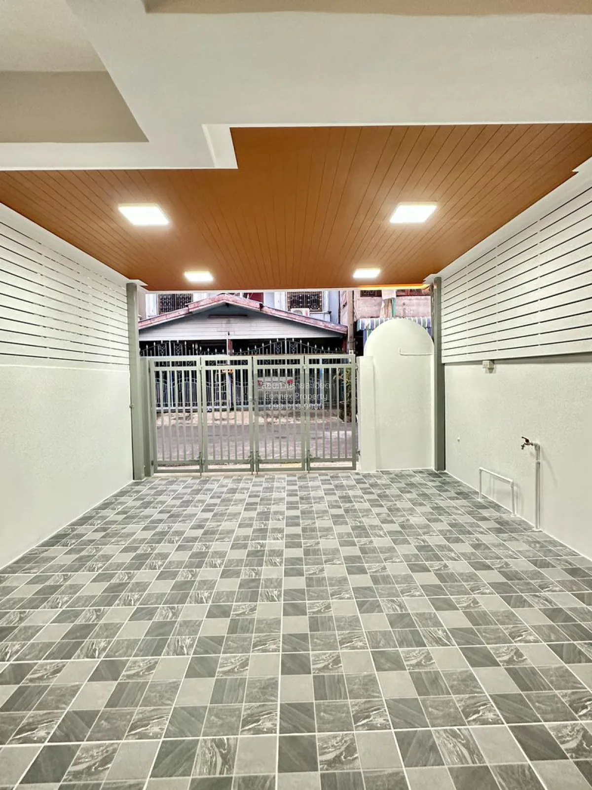 For Sale Townhouse/Townhome  , Por. Pasuk Nives , MRT-Khong Bang  4