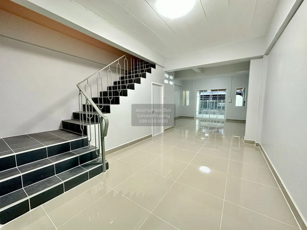 For Sale Townhouse/Townhome  , Por. Pasuk Nives , MRT-Khong Bang 