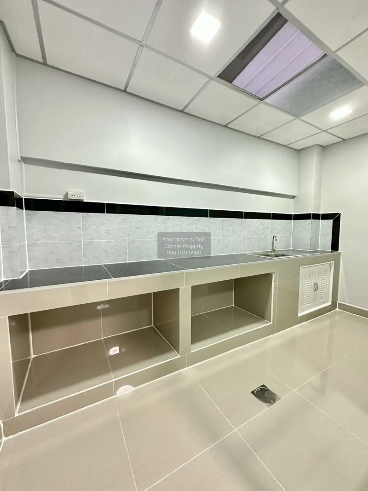 For Sale Townhouse/Townhome  , Por. Pasuk Nives , MRT-Khong Bang 