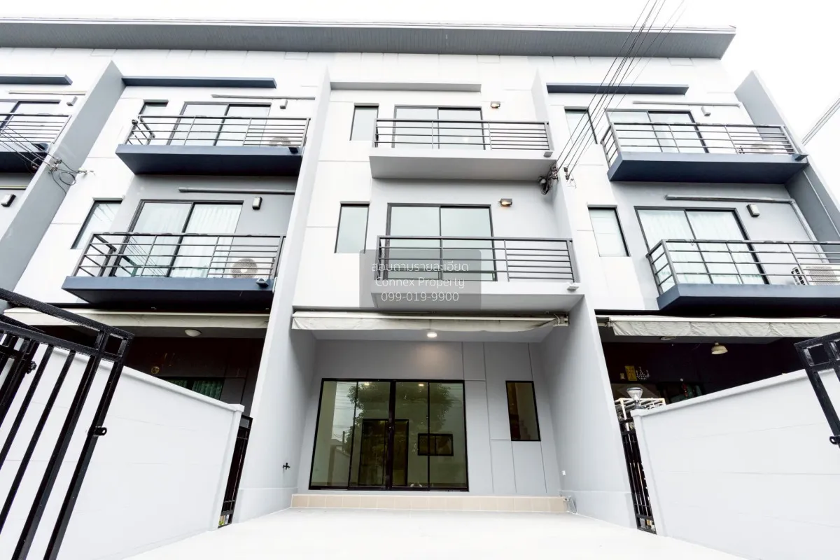 For Sale Townhouse/Townhome  , Baan Klang Muang Rama 9 - On Nut , 1
