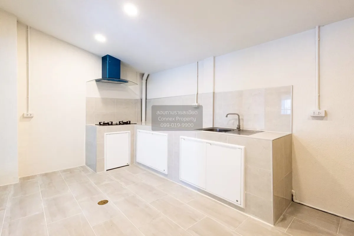 For Sale Townhouse/Townhome  , Baan Klang Muang Rama 9 - On Nut ,