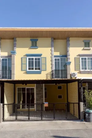 ขายทาวน์เฮ้าส์/ทาวน์โฮม  โกลเด้น ทาวน์ 2 อ่อนนุช - ลาดกระบัง บางด้วน เมืองสมุทรปราการ สมุทรปราการ CX-142327