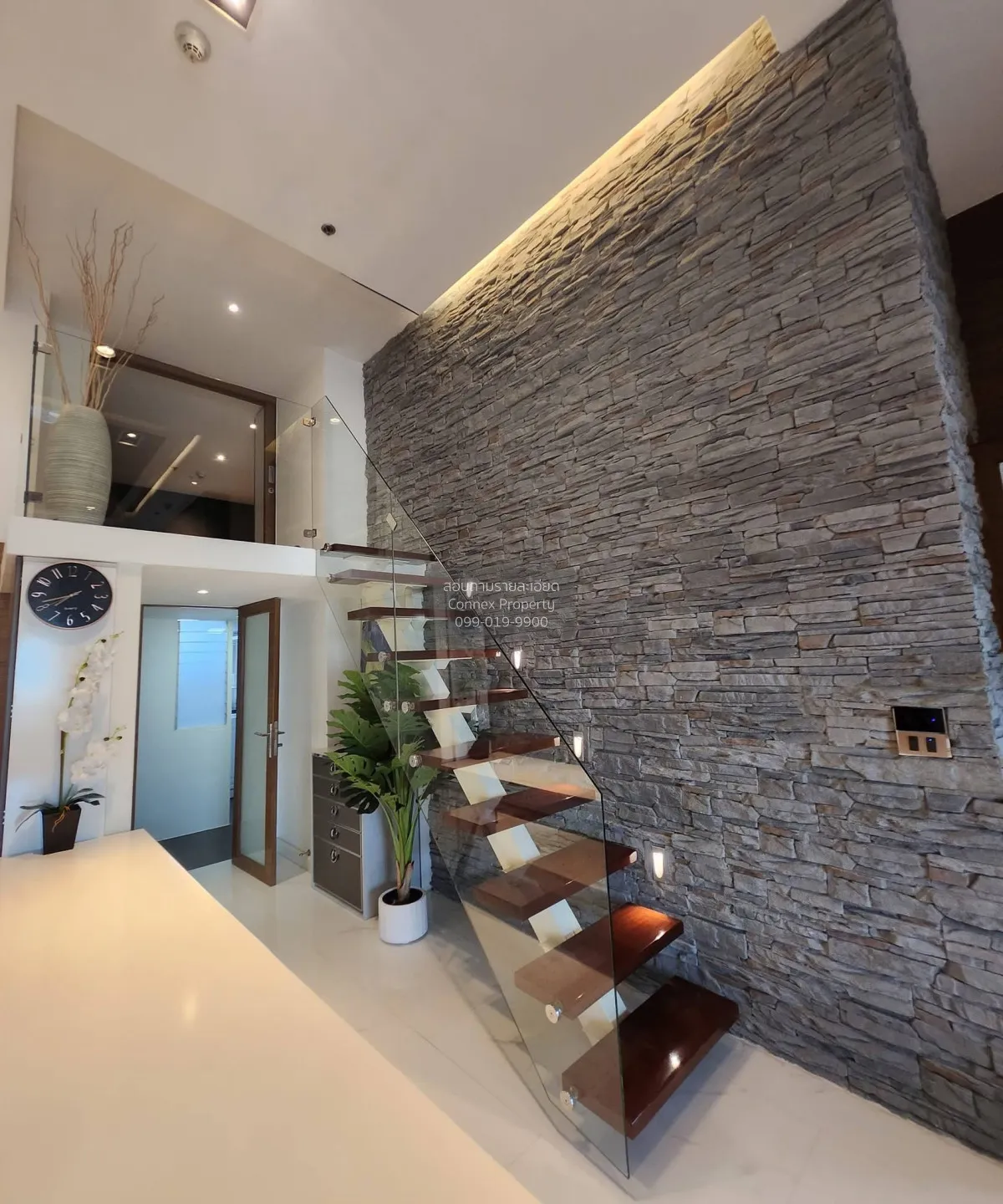 For Rent Condo , 59 Heritage , Duplex , nice view , high floor , 