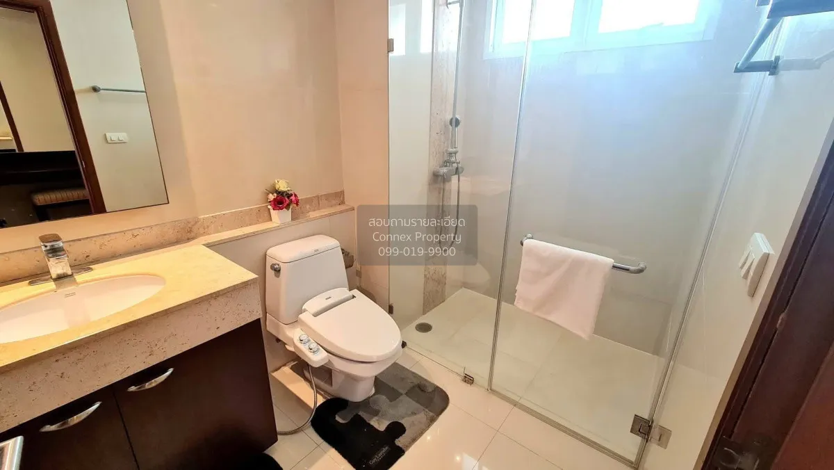For Rent Condo , Piyathip Place , nice view , corner unit , wide 