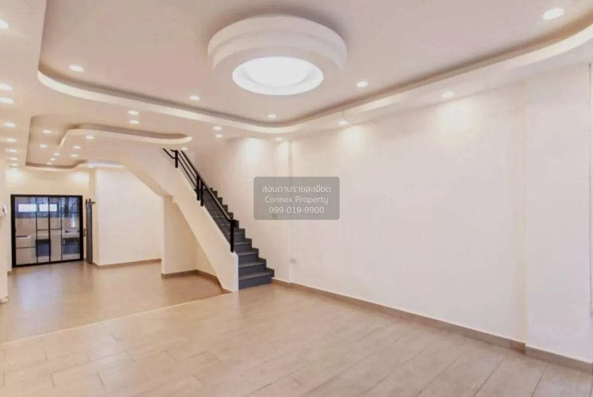 For Sale Townhome, Soi Serithai 17 , corner unit , newly renovate 4