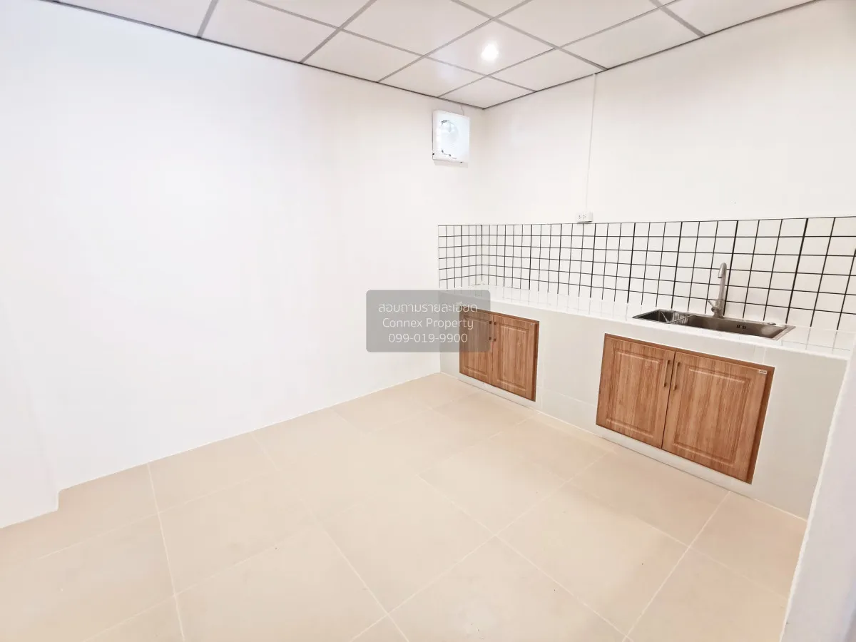 For Sale Townhouse/Townhome  , Phong Sirichai 1 , newly renovated