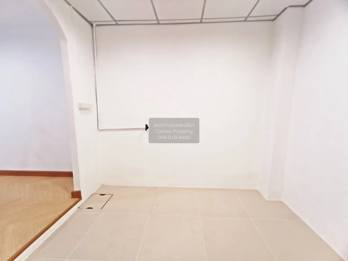 For Sale Townhouse/Townhome  , Phong Sirichai 1 , newly renovated