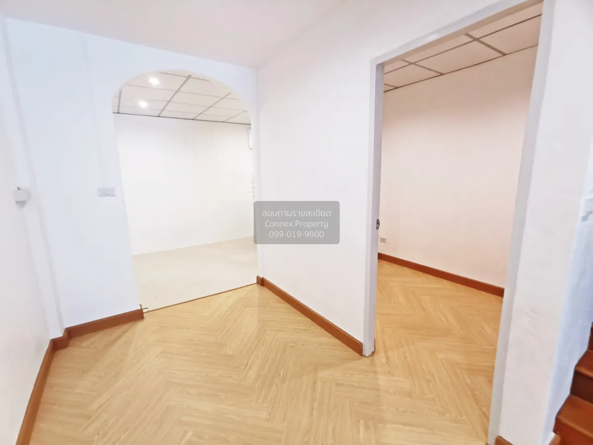 For Sale Townhouse/Townhome  , Phong Sirichai 1 , newly renovated