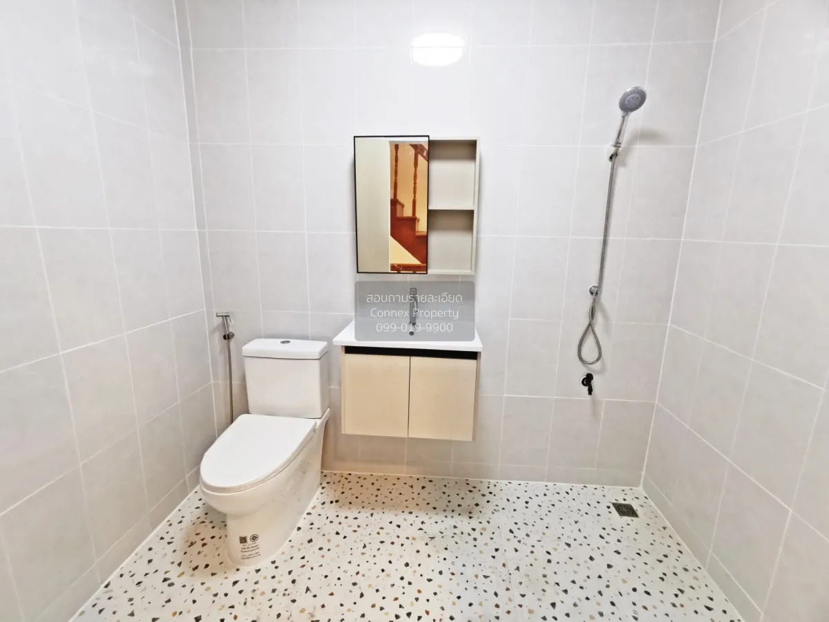 For Sale Townhouse/Townhome  , Phong Sirichai 1 , newly renovated