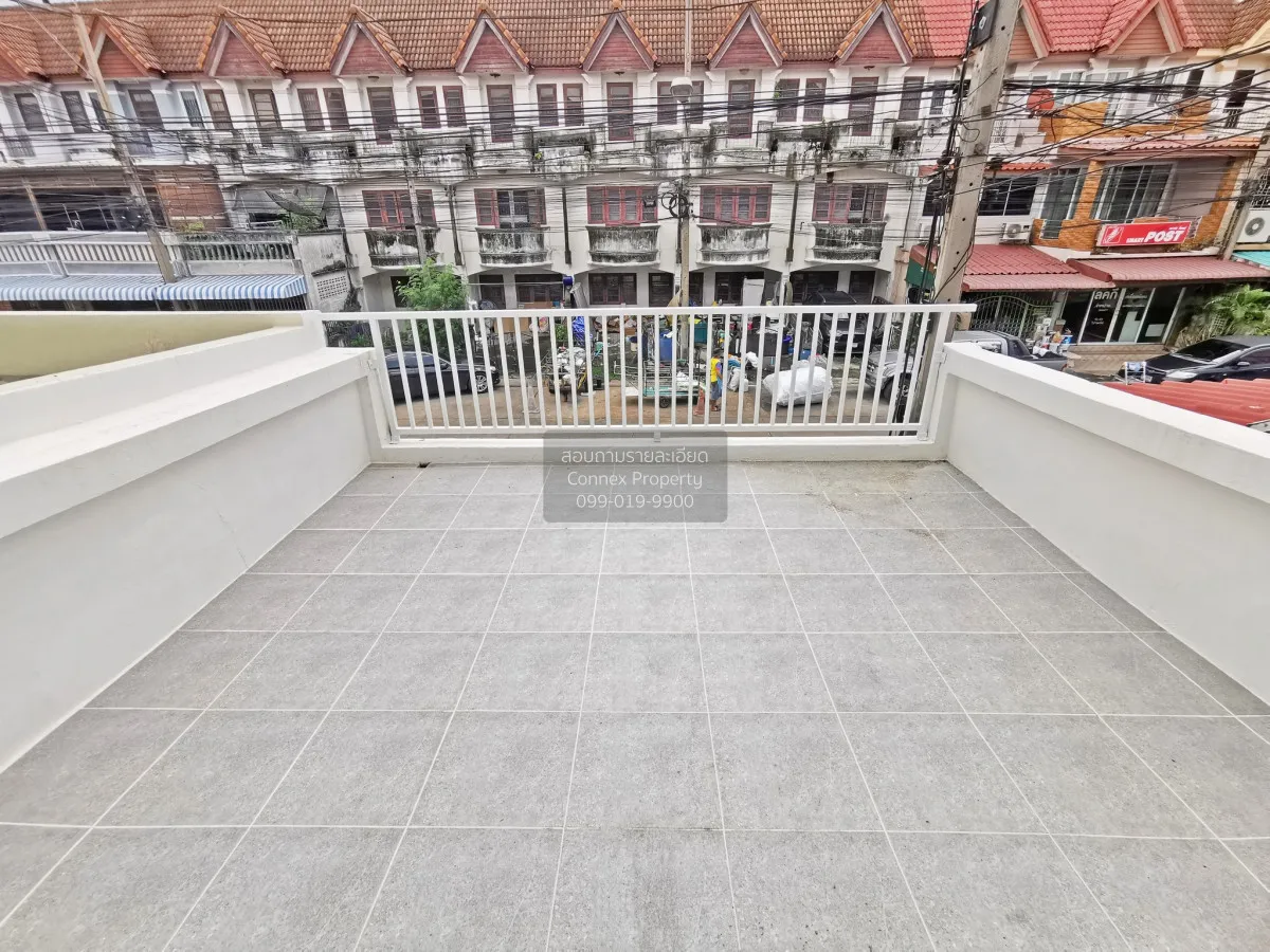 For Sale Townhouse/Townhome  , Phong Sirichai 1 , newly renovated