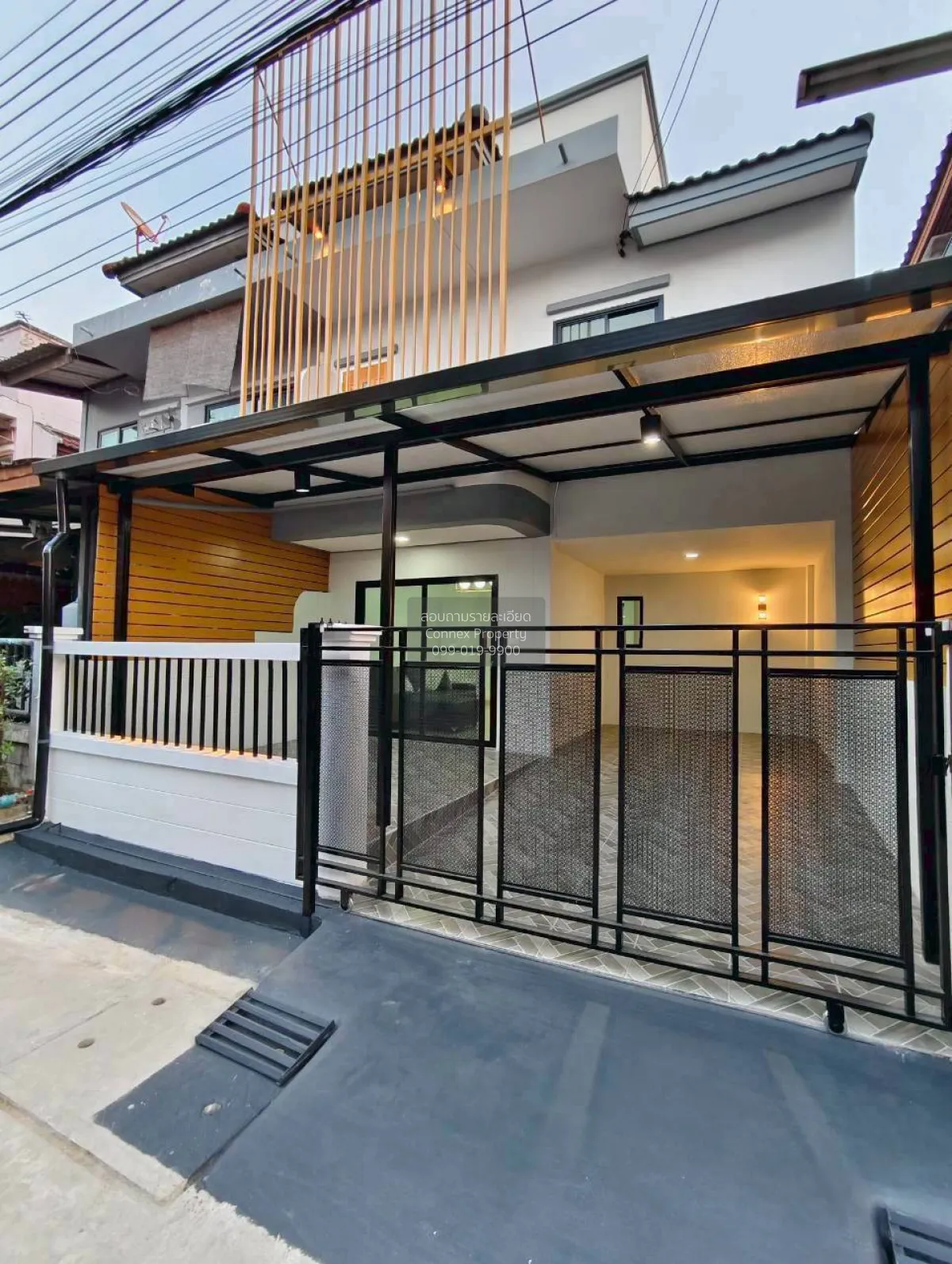 ขายทาวน์เฮ้าส์/ทาวน์โฮม  บ้าน จันทริน หน้ากว้าง รีโนเวทใหม่ บางรั 2