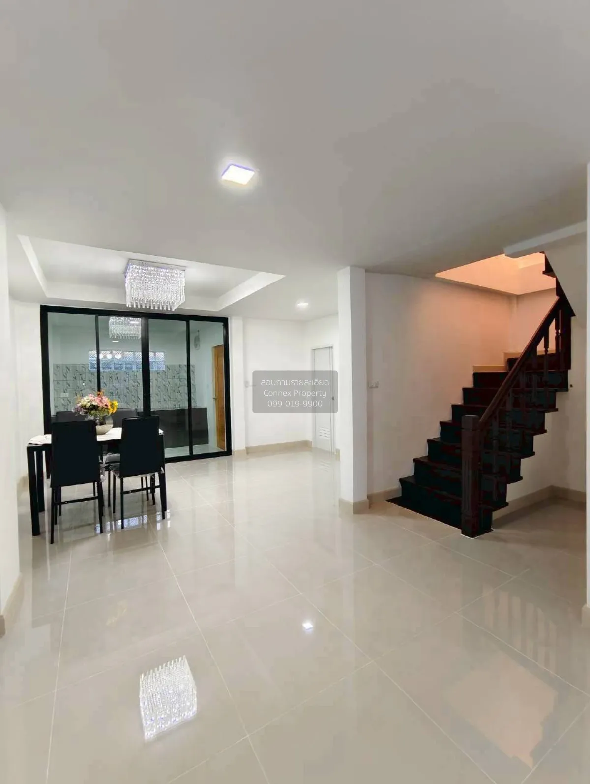 ขายทาวน์เฮ้าส์/ทาวน์โฮม  บ้าน จันทริน หน้ากว้าง รีโนเวทใหม่ บางรั