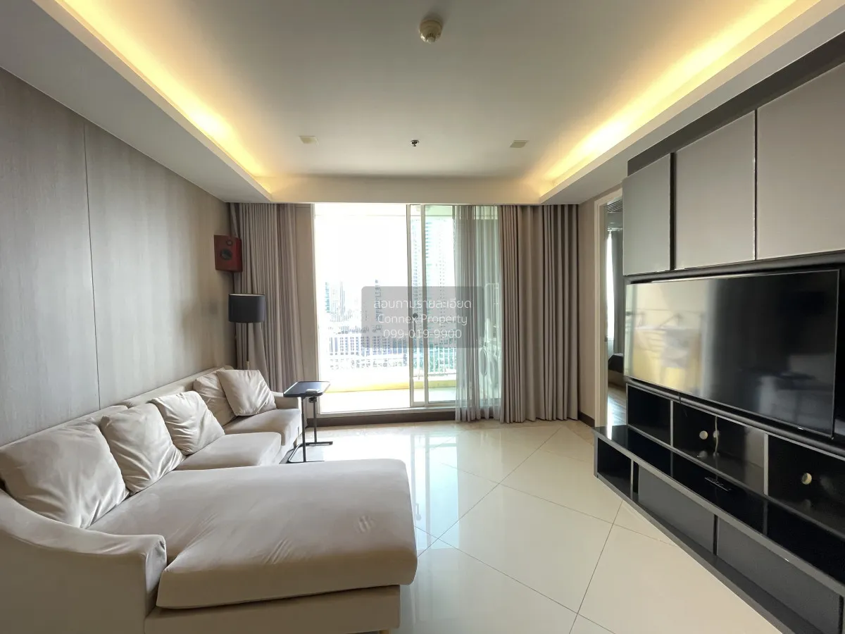 For Rent Condo , The Empire Place , corner unit , wide frontage , 1