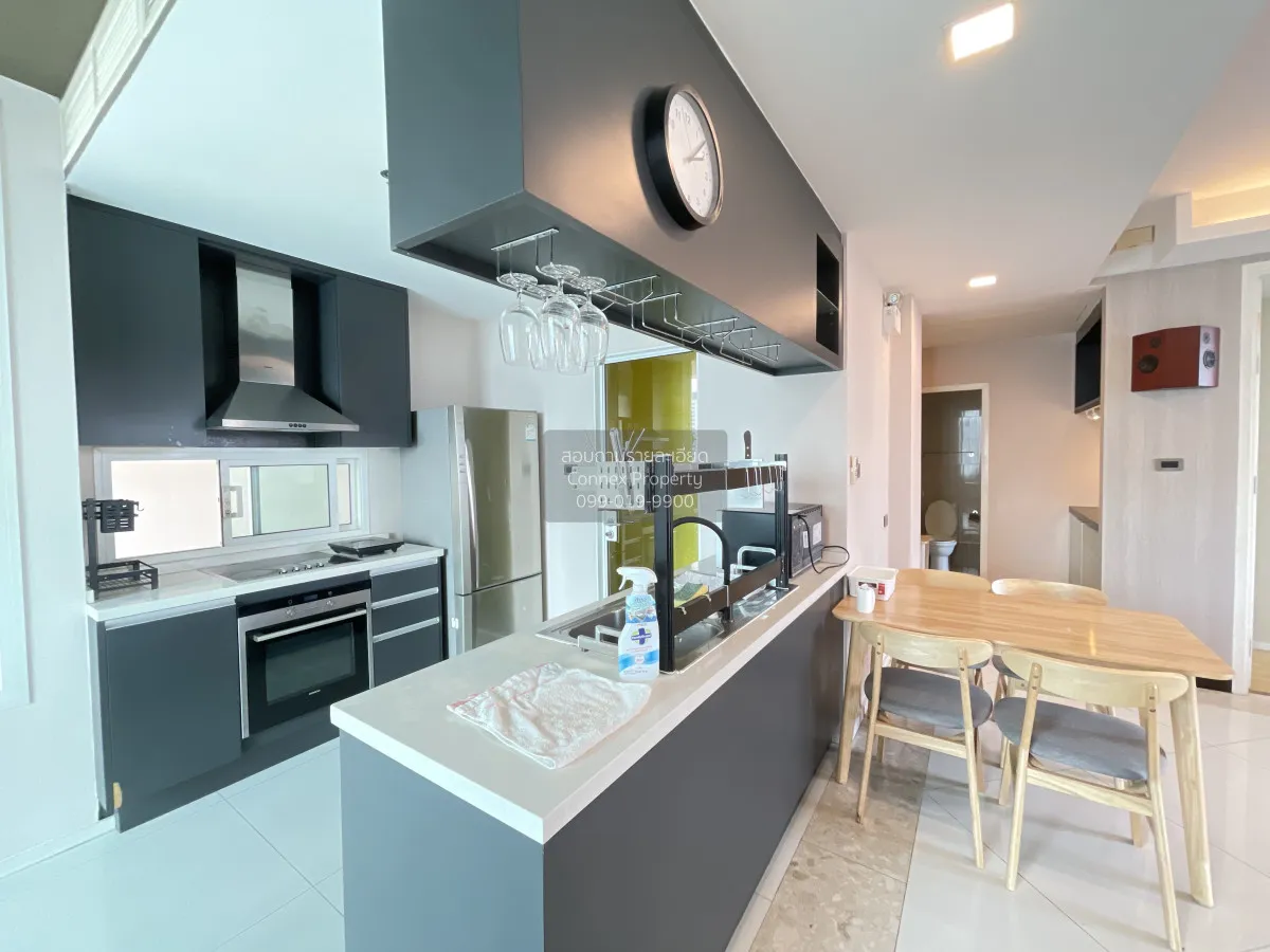 For Rent Condo , The Empire Place , corner unit , wide frontage , 4