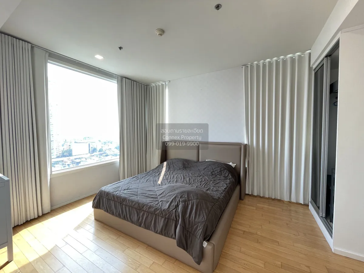 For Rent Condo , The Empire Place , corner unit , wide frontage ,