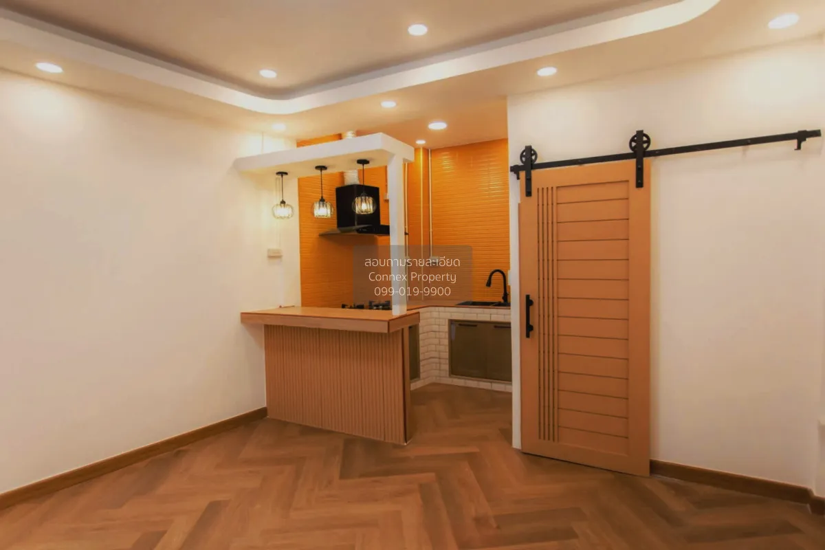 ขายทาวน์เฮ้าส์/ทาวน์โฮม  ประชากรไทย ลาดพร้าว 93 รีโนเวทใหม่ วังทอ