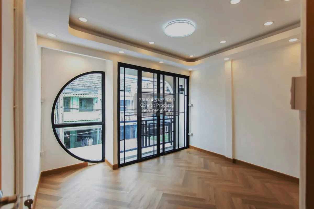 ขายทาวน์เฮ้าส์/ทาวน์โฮม  ประชากรไทย ลาดพร้าว 93 รีโนเวทใหม่ วังทอ