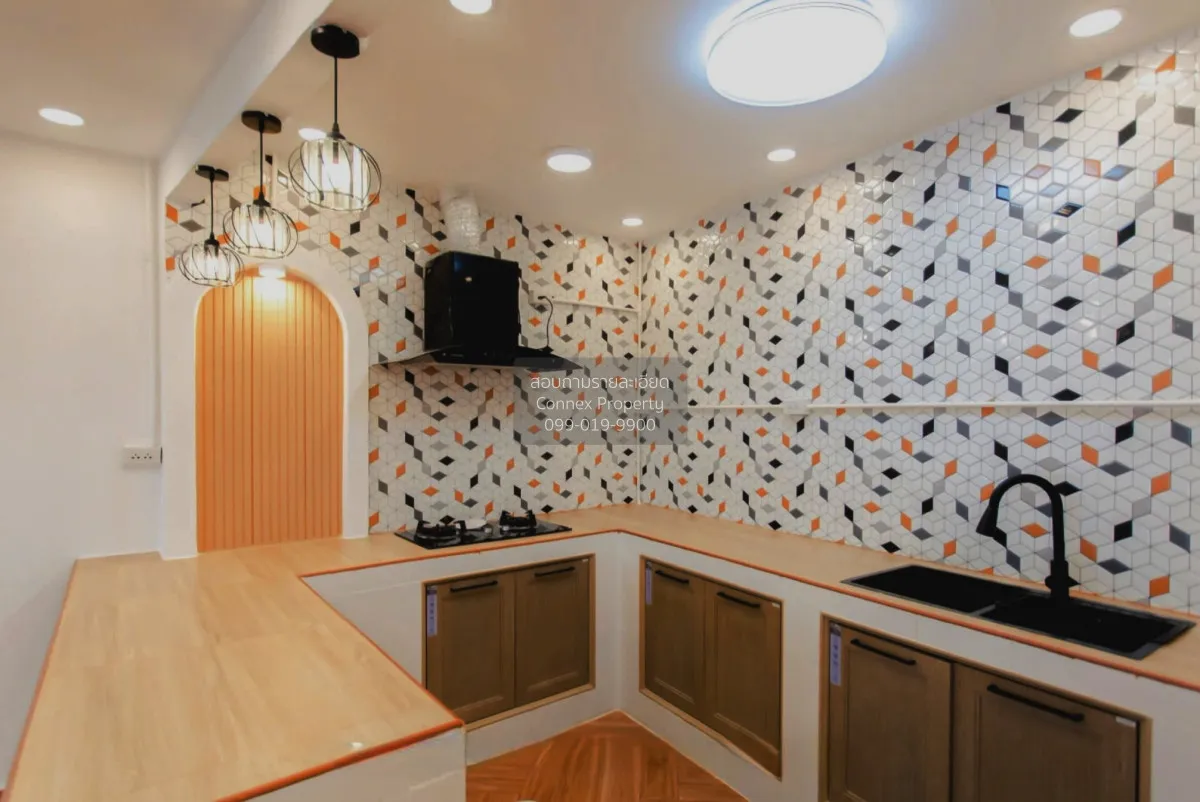 For Sale Townhouse/Townhome  , Prachakornthai Ladproa 93 , wide f