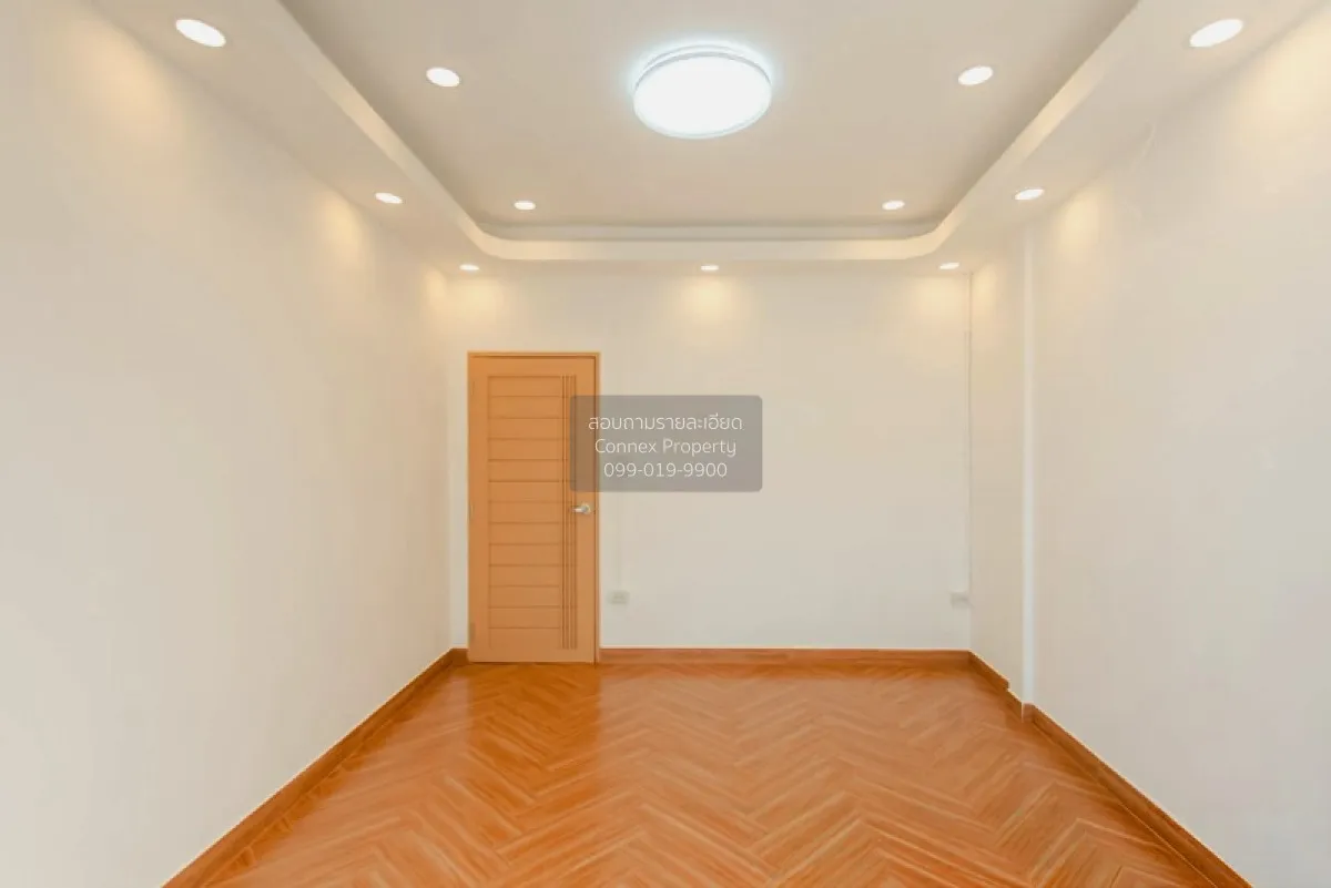 ขายทาวน์เฮ้าส์/ทาวน์โฮม  ประชากรไทย ลาดพร้าว 93 หน้ากว้าง รีโนเวท