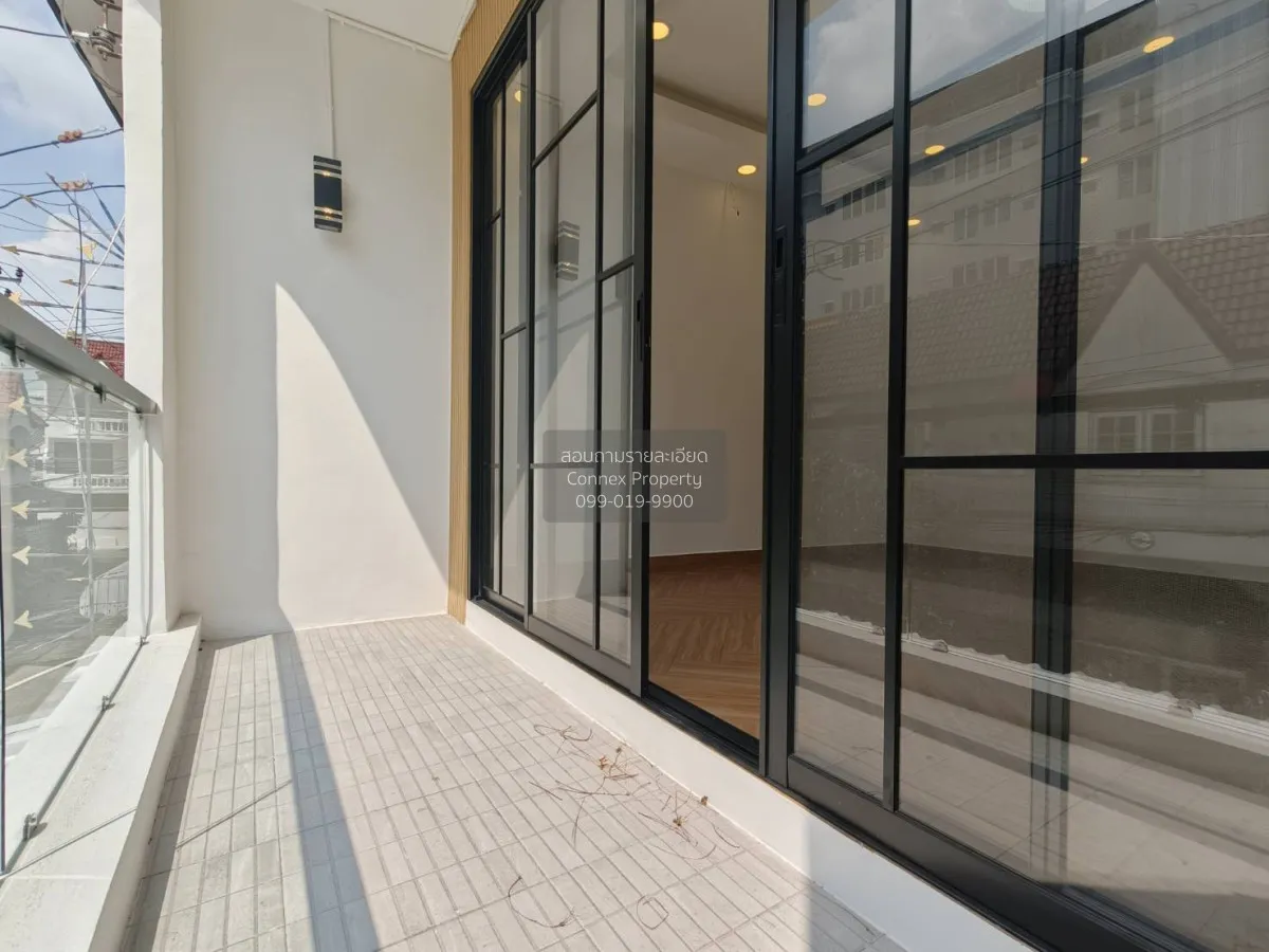 For Sale Townhouse/Townhome  , Prachakornthai Ladproa 93 , wide f