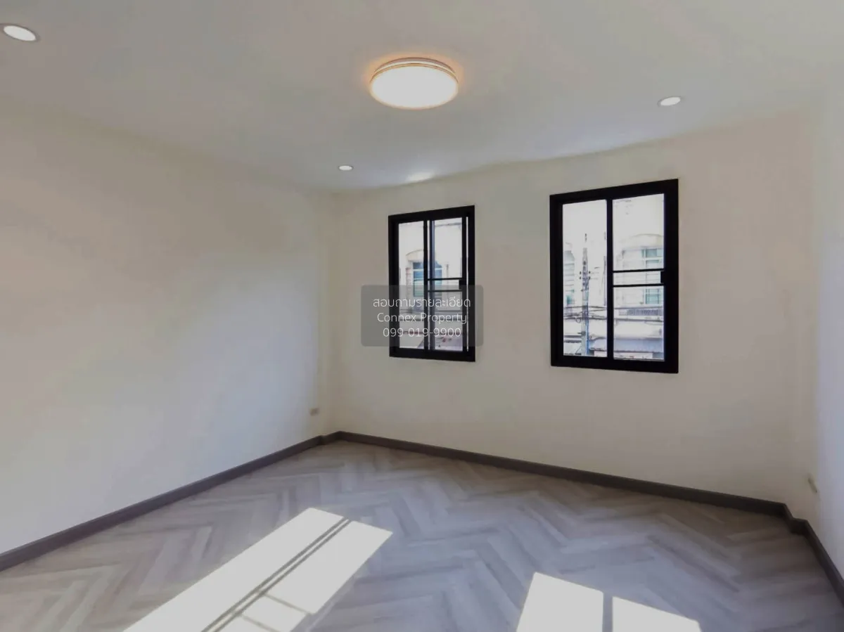 ขายทาวน์โฮม ลาดพร้าว 94  รีโนเวทใหม่ พลับพลา เขต วังทองหลาง กรุงเ