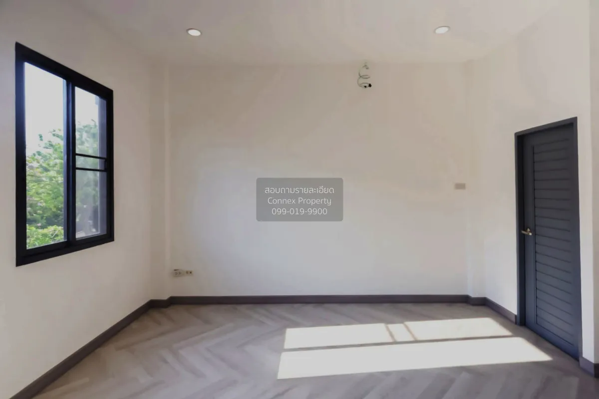 ขายทาวน์โฮม ลาดพร้าว 94  รีโนเวทใหม่ พลับพลา เขต วังทองหลาง กรุงเ