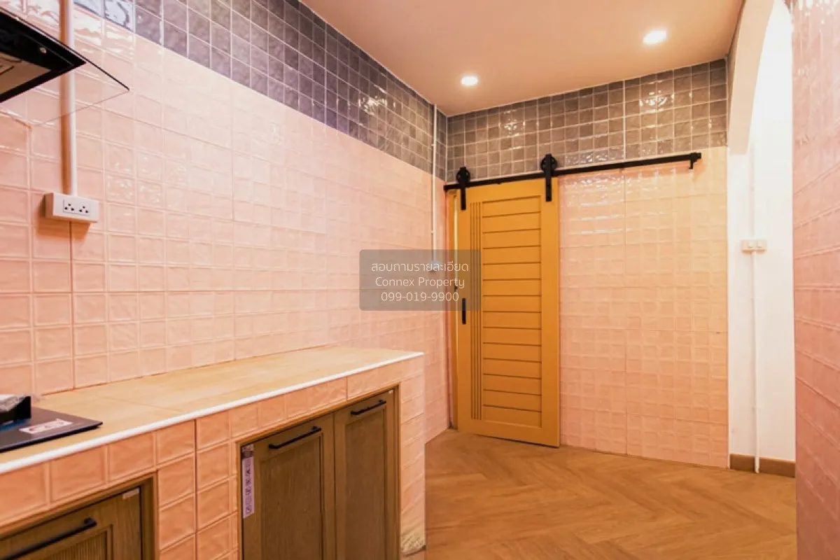 For Sale Townhouse/Townhome  , Tho Rung Soi Nawamin 111 , wide fr