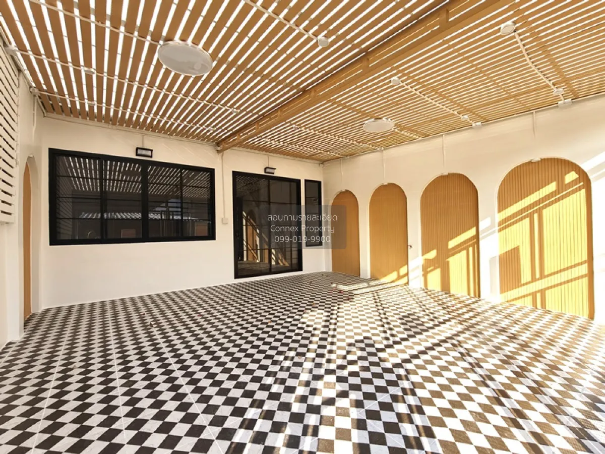 For Sale Townhouse/Townhome  , Tho Rung Soi Nawamin 111 , wide fr