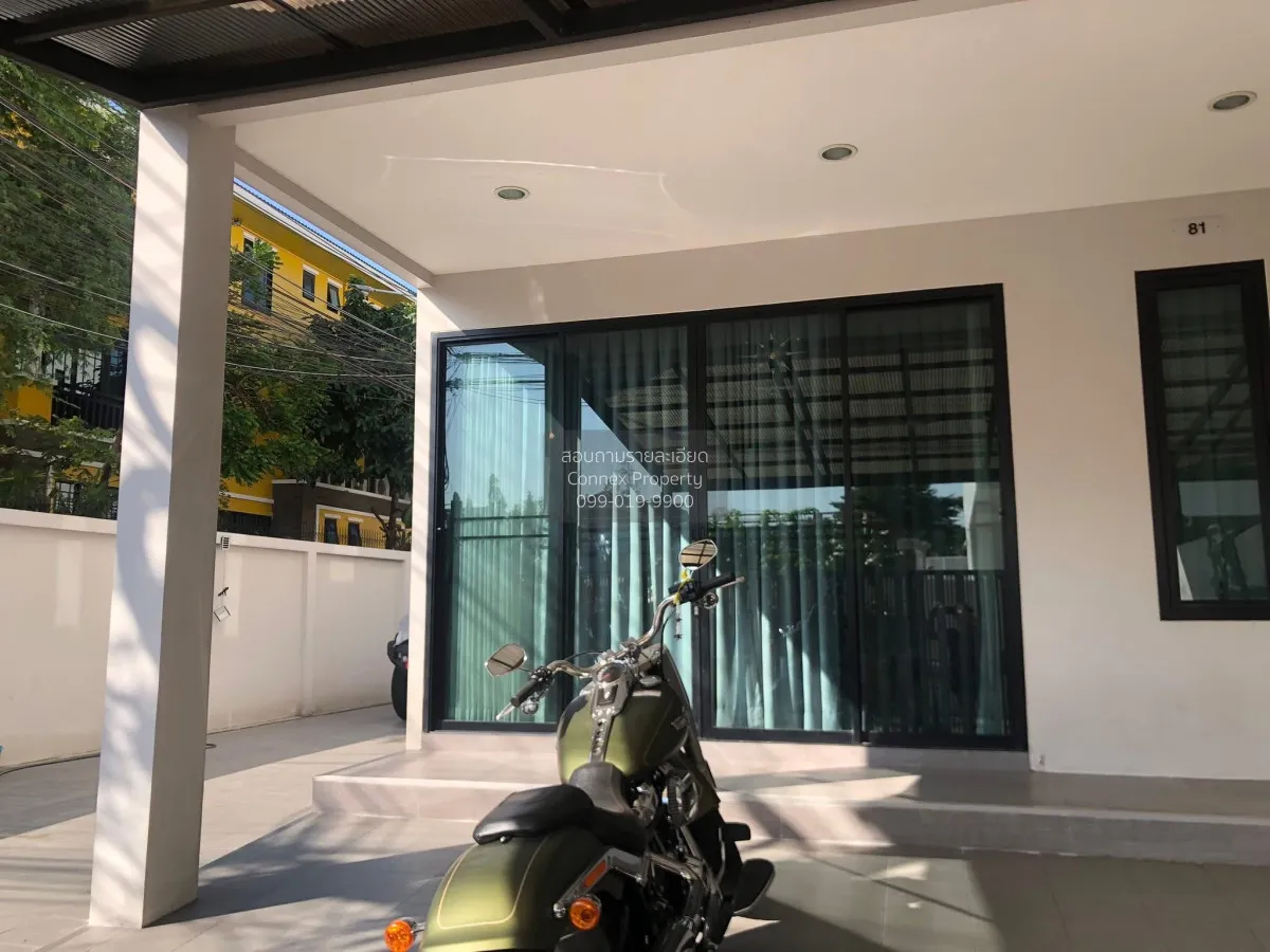 For Sale 3-story townhome, corner unit, outside the project. , Kh