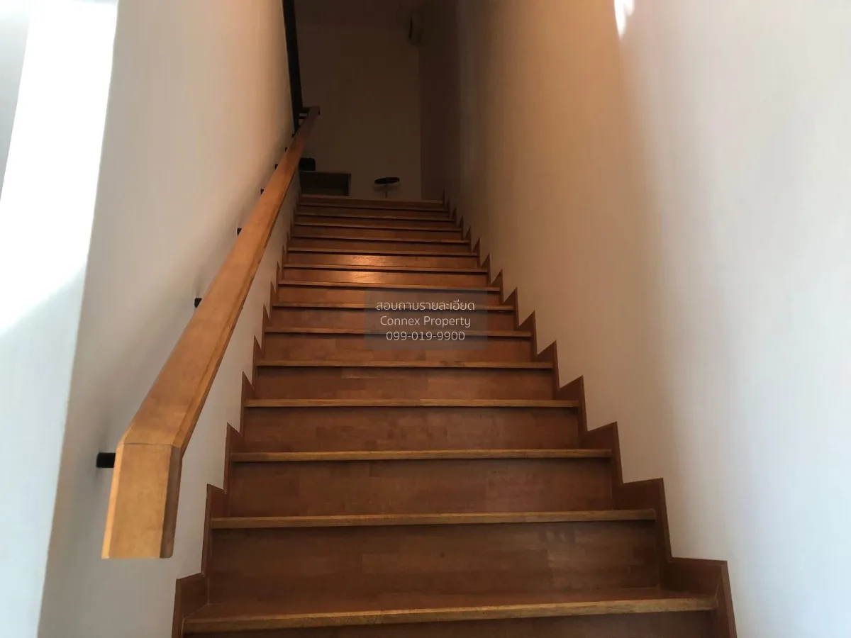 For Sale 3-story townhome, corner unit, outside the project. , Kh