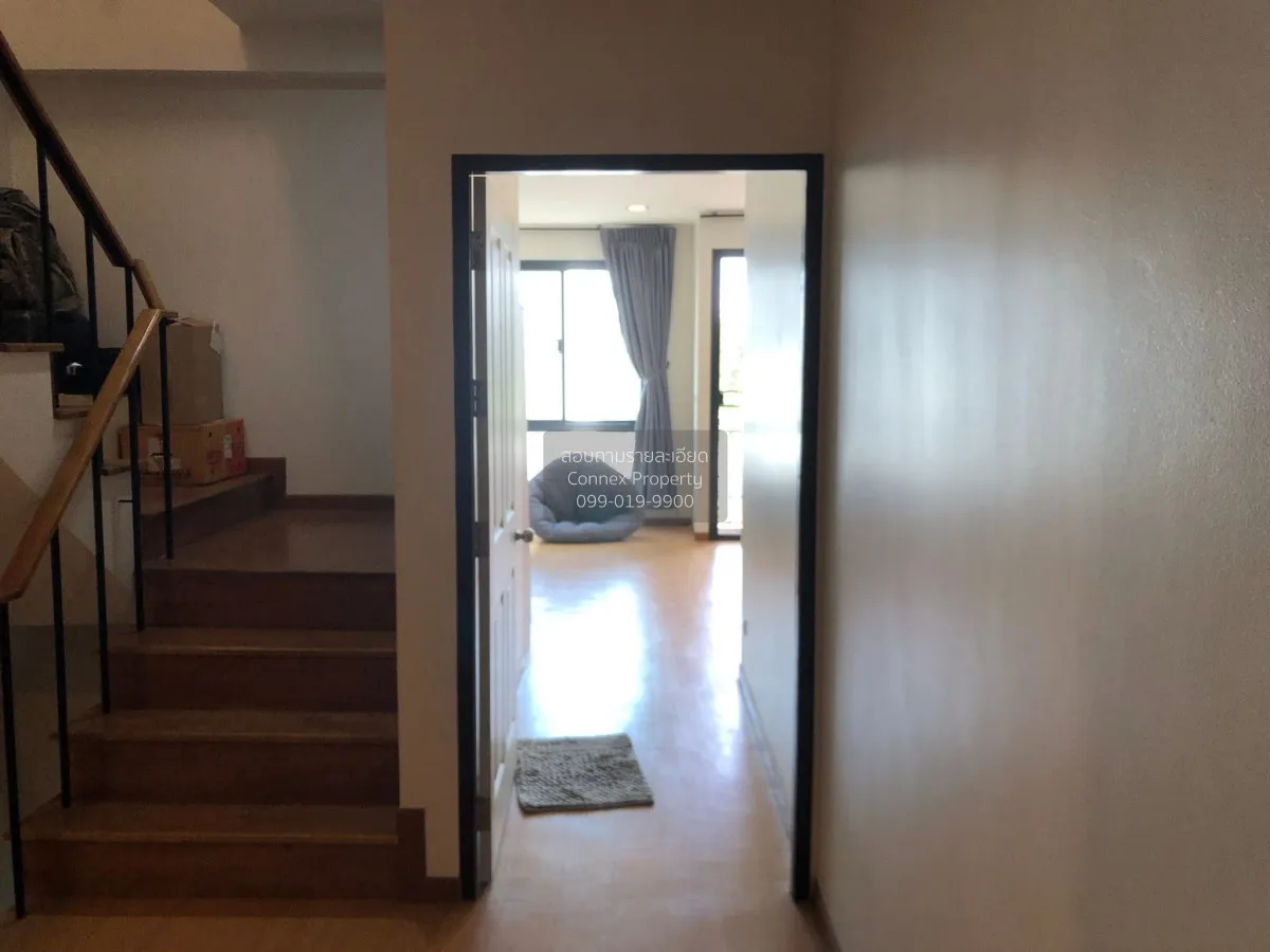For Sale 3-story townhome, corner unit, outside the project. , Kh