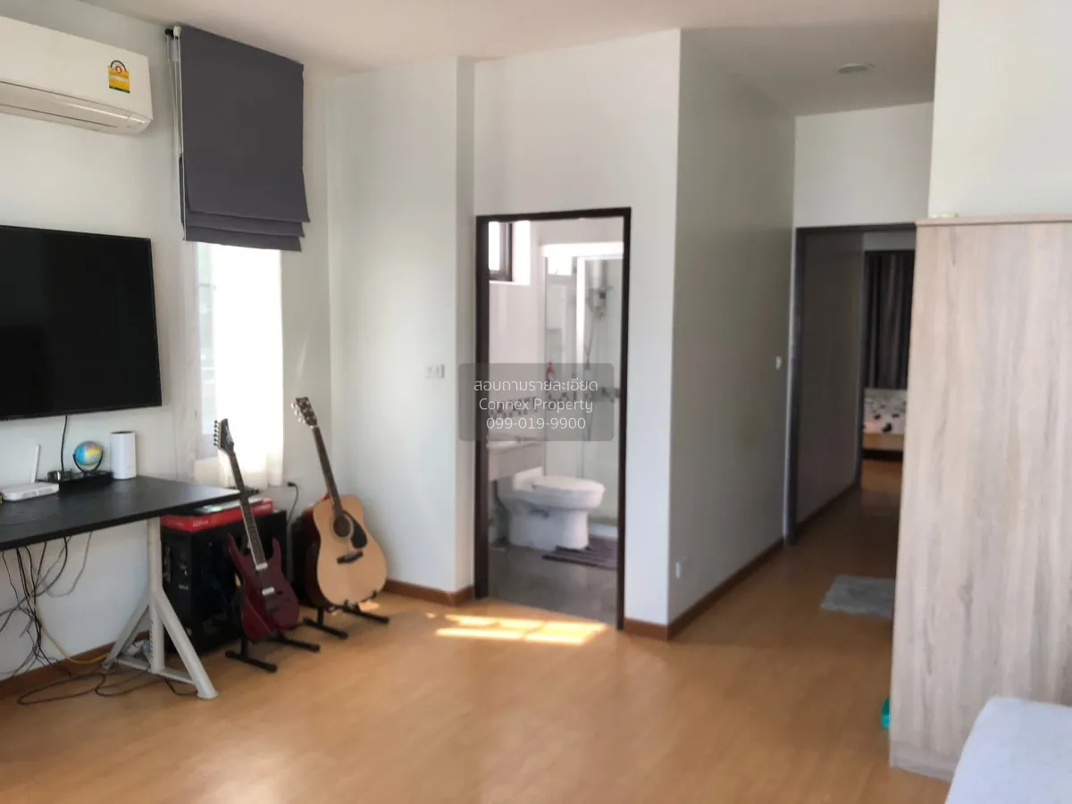 For Sale 3-story townhome, corner unit, outside the project. , Kh