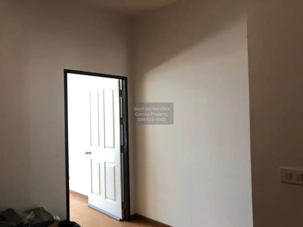 For Sale 3-story townhome, corner unit, outside the project. , Kh