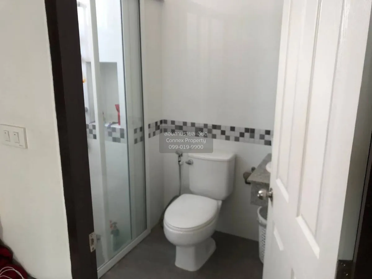 For Sale 3-story townhome, Punnavithi 31 , Bang Chak , Phra Khano