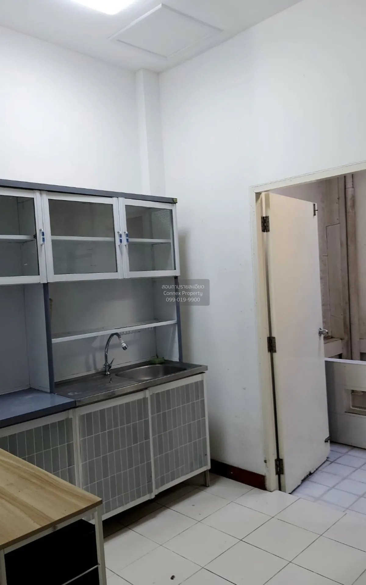 For Rent Townhouse/Townhome  , Baan Klang Muang Rama9 - Srinakari
