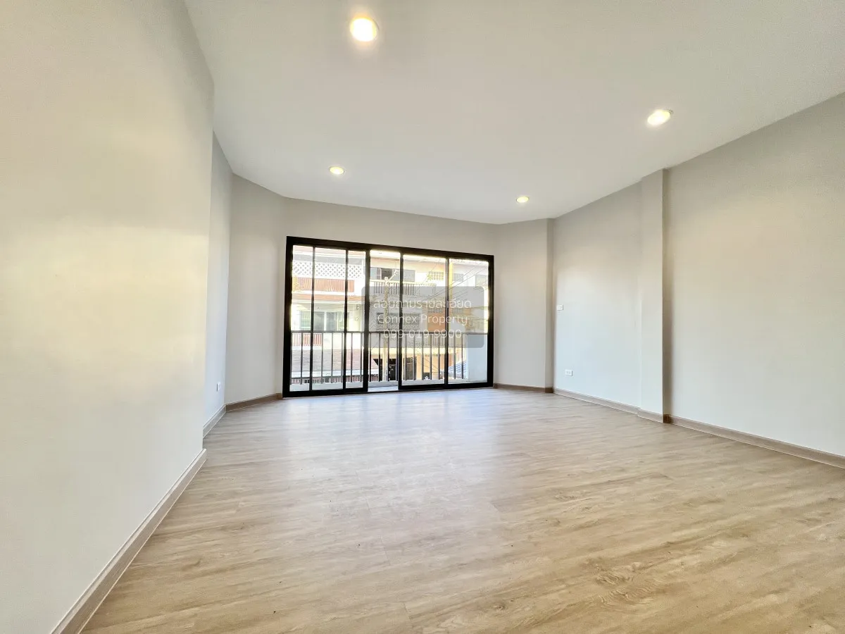 For Sale Townhouse/Townhome  , Baan Kasemsan , newly renovated , 