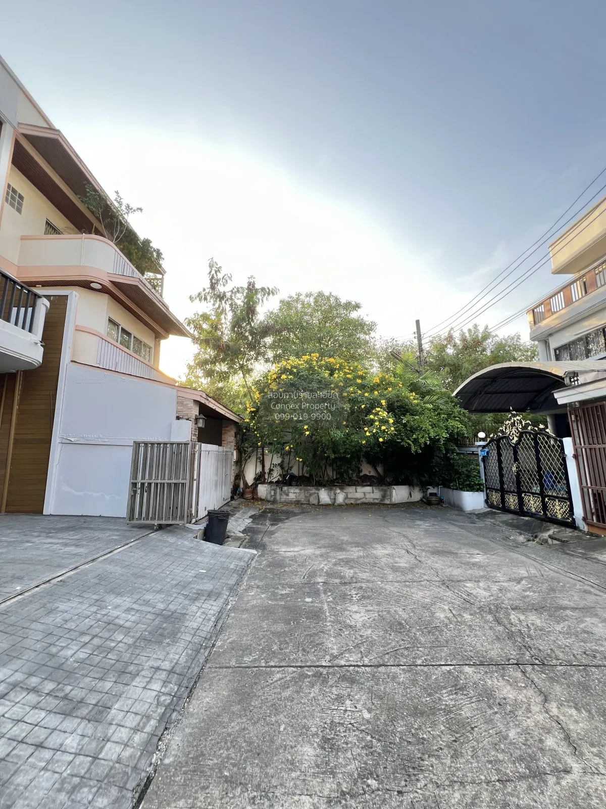 For Sale Townhouse/Townhome  , Baan Kasemsan , newly renovated , 