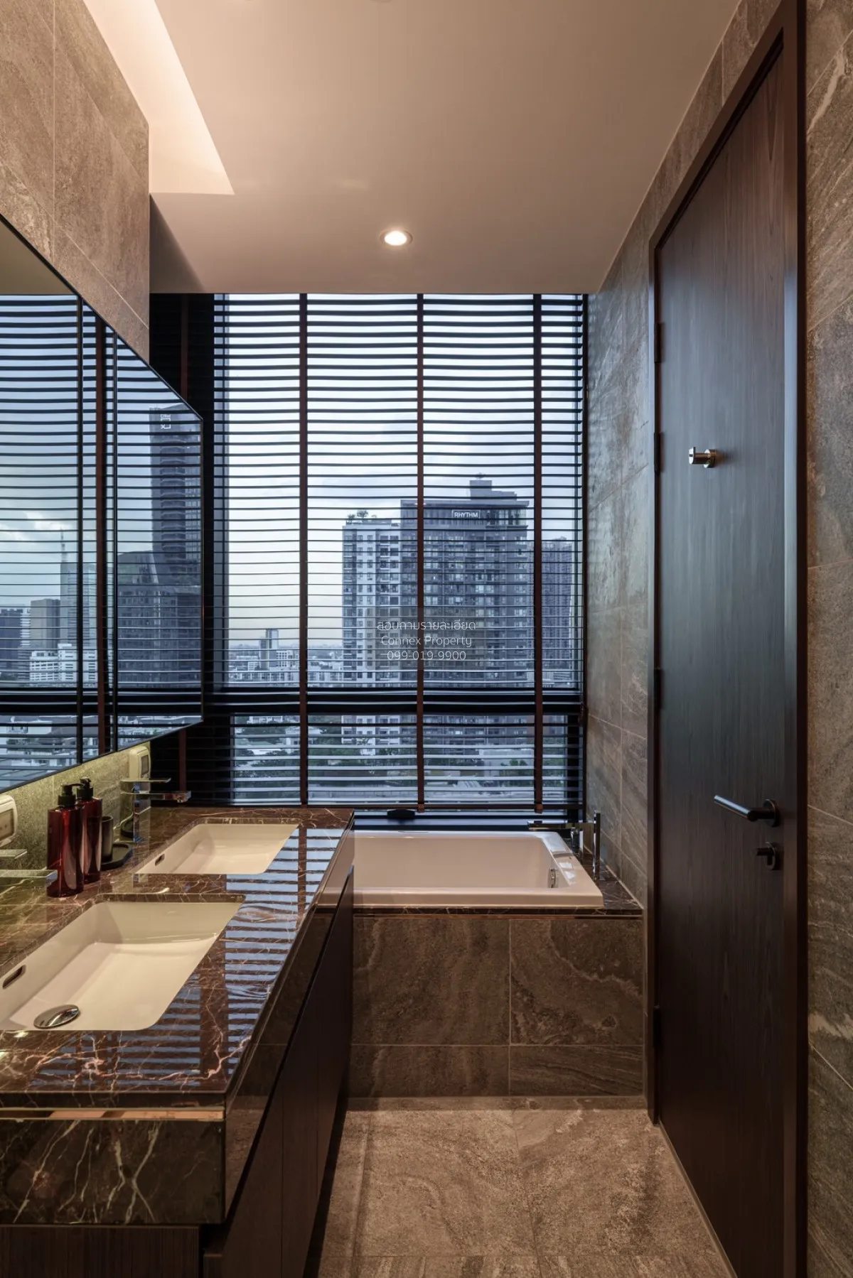 For Sale Condo , The Esse Sukhumvit 36 , nice view , corner unit 