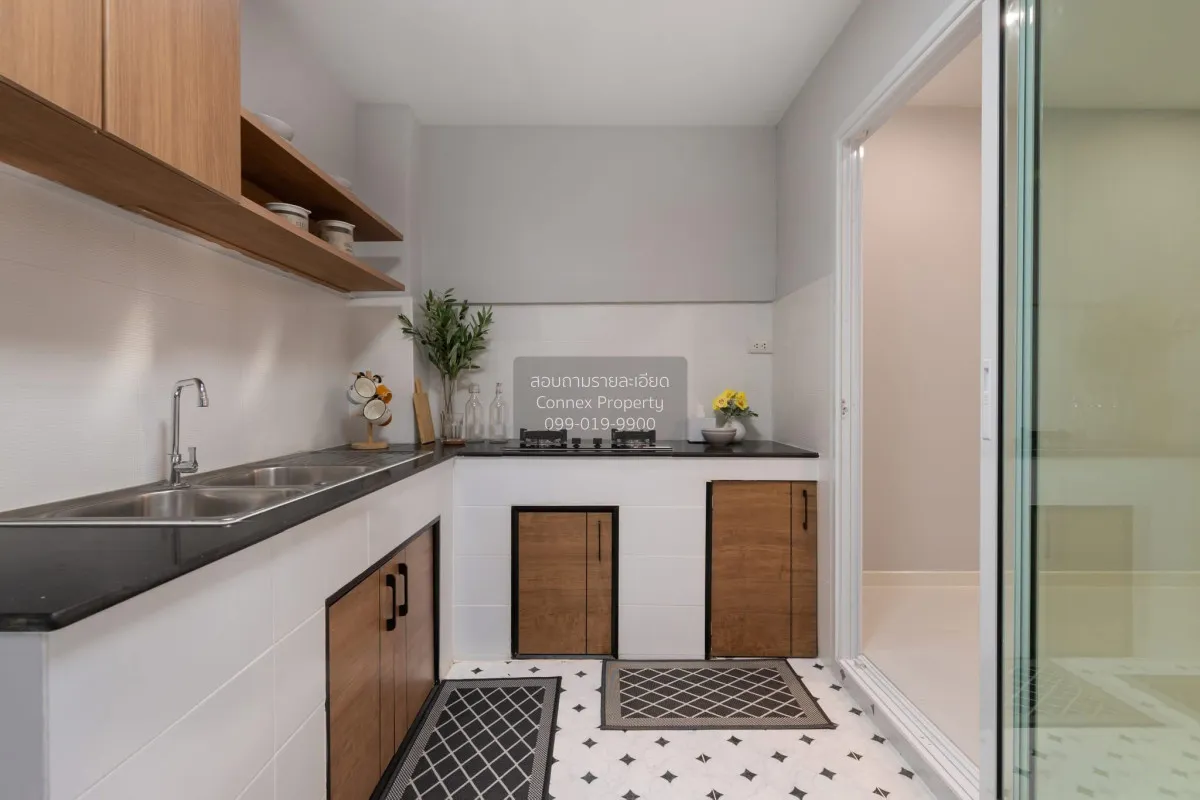 For Sale Townhouse Watcharaphon , wide frontage , newly renovated