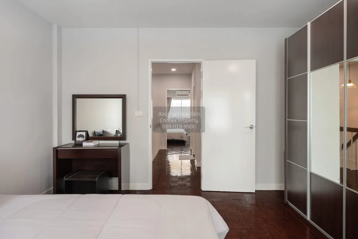 For Sale Townhouse Watcharaphon , wide frontage , newly renovated