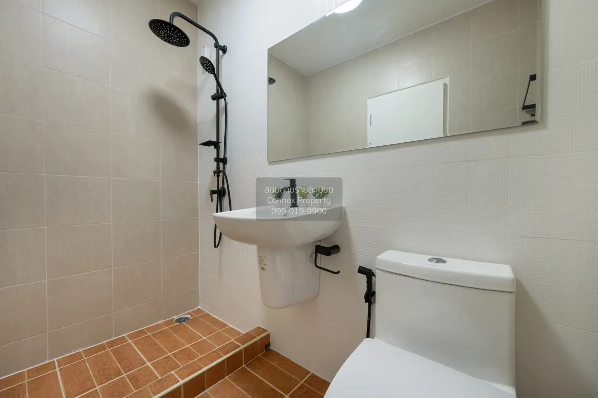 For Sale Townhouse Watcharaphon , wide frontage , newly renovated