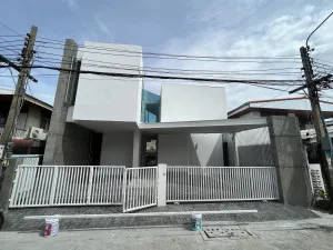 ขายบ้านเดี่ยว 2 ชั้น โชคชัย 4 หน้ากว้าง ลาดพร้าว เขต ลาดพร้าว กรุงเทพ CX-143464