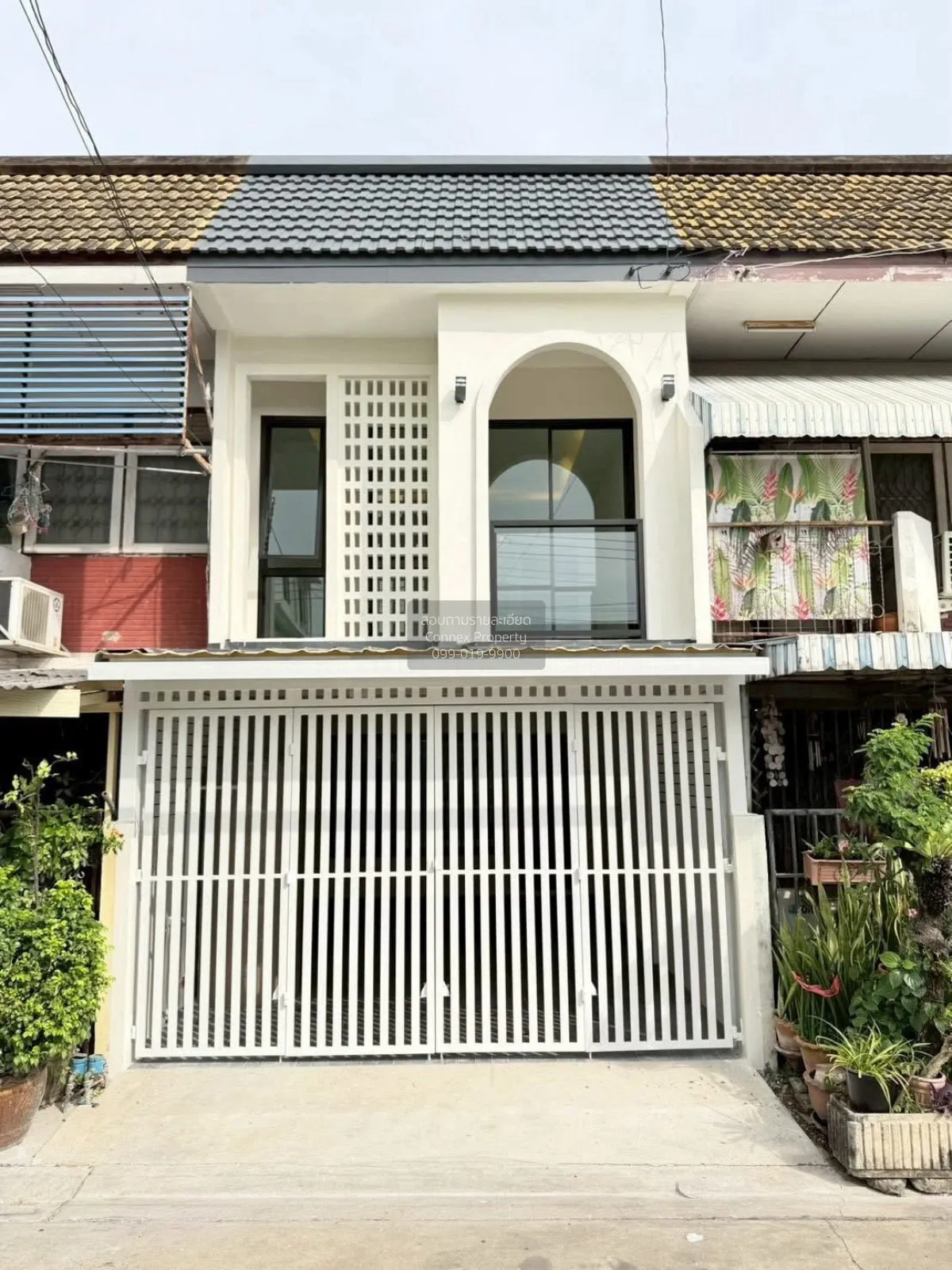 For Sale townhouse, Soi Senanikom 1 , newly renovated , Lat Phrao 1