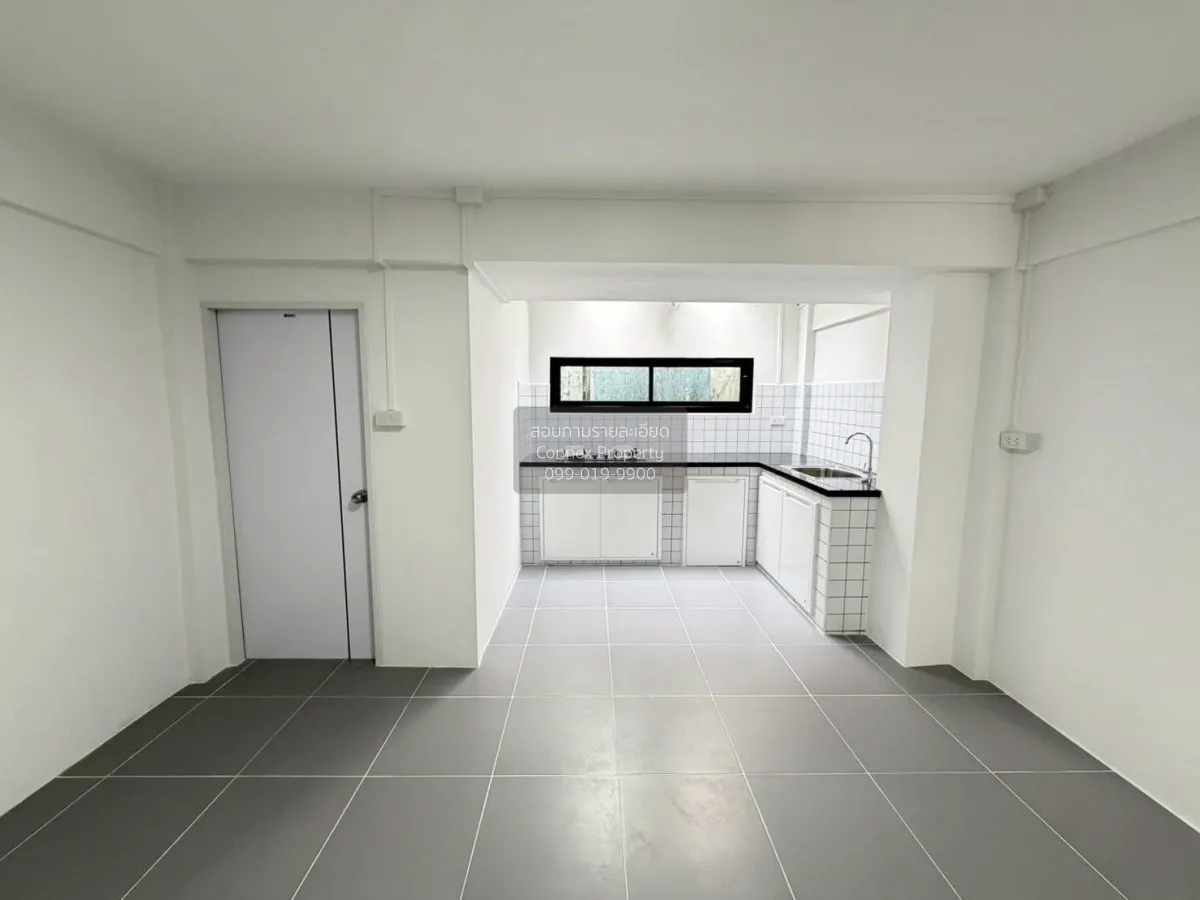 For Sale townhouse, Soi Senanikom 1 , newly renovated , Lat Phrao