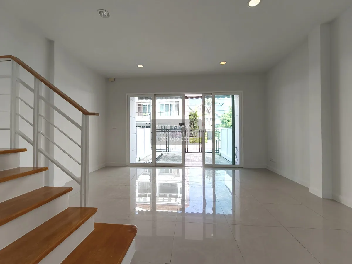 ขายทาวน์เฮ้าส์/ทาวน์โฮม  บ้านกลางเมือง ลาดพร้าว - เสนา 2 หน้ากว้า