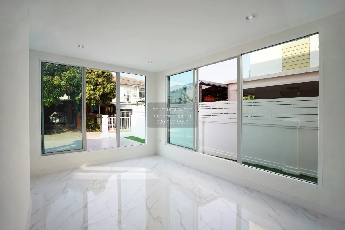 For Sale House , Pruksa Village 5 Wongwaen - Rattanathibet , corn