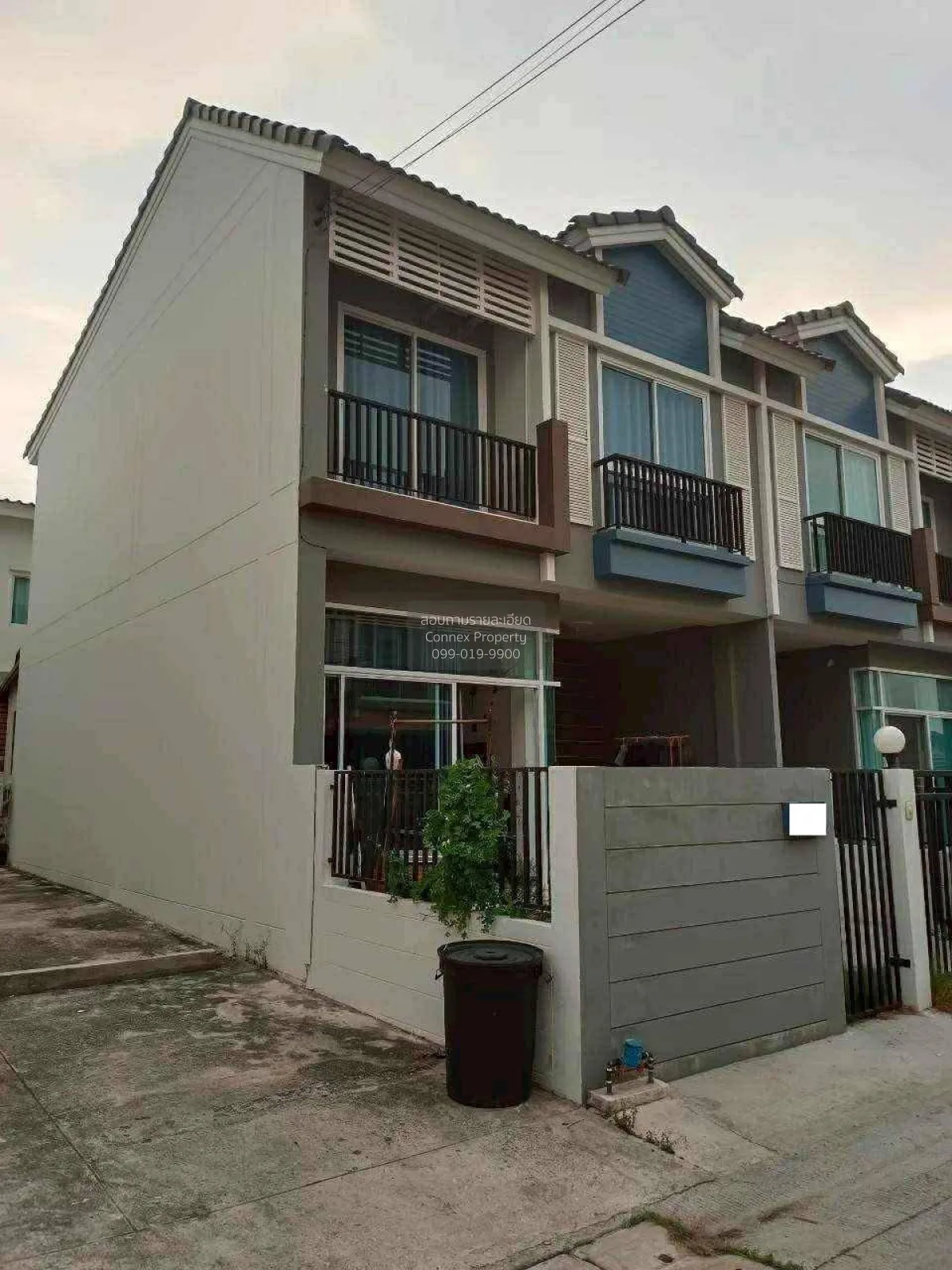 For Sale Townhouse/Townhome  , Nakornthong Colony  , corner unit  2