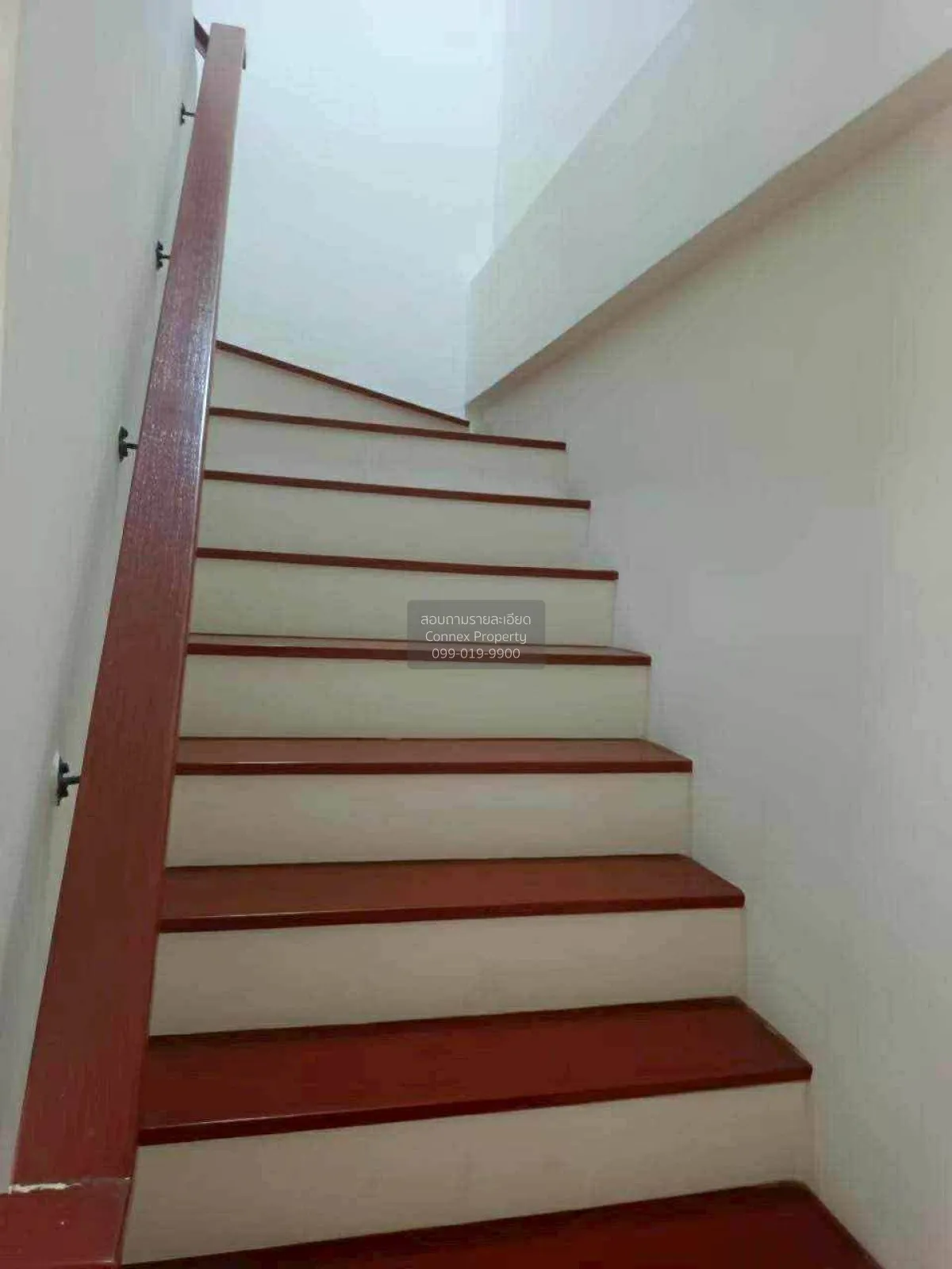 For Sale Townhouse/Townhome  , Nakornthong Colony  , corner unit 