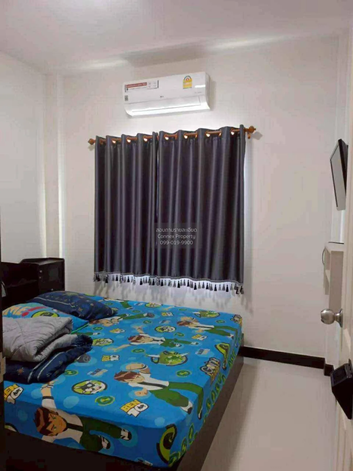 For Sale Townhouse/Townhome  , Nakornthong Colony  , corner unit 
