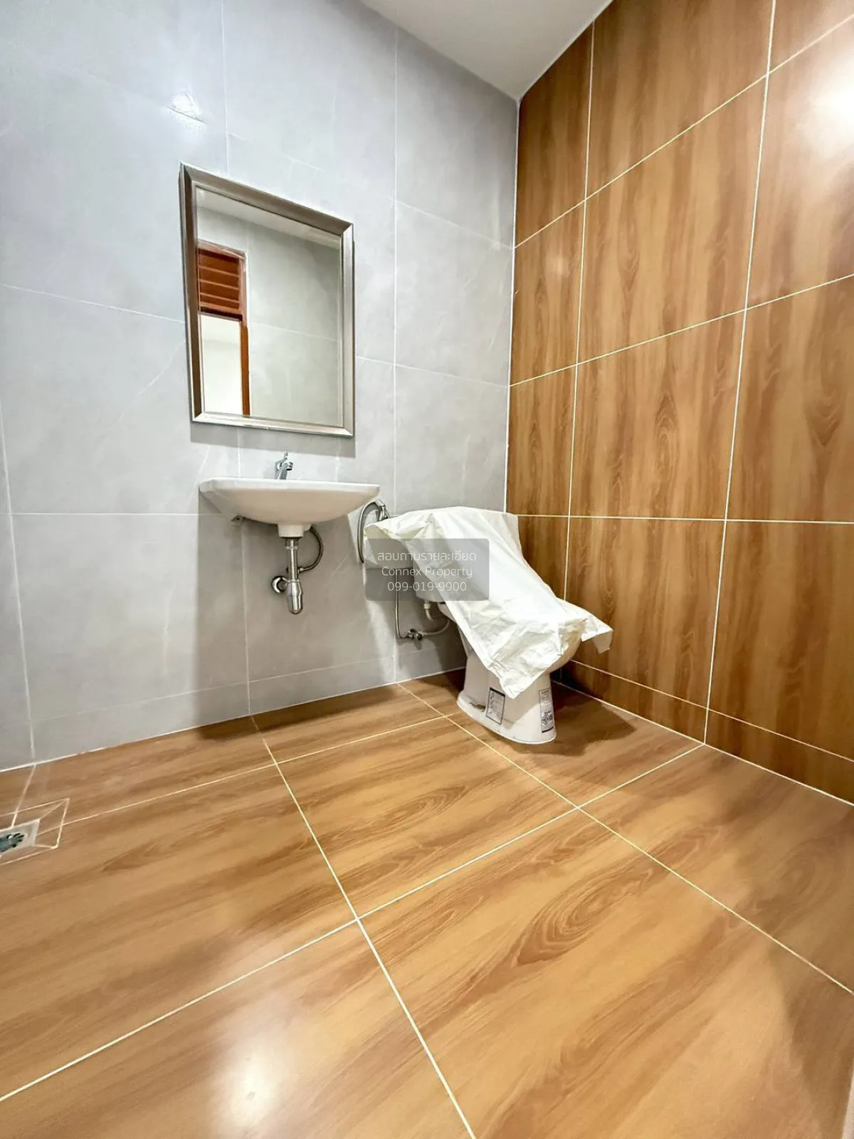 ขายทาวน์เฮ้าส์/ทาวน์โฮม  บ้านปิยวรารมย์ 3 รีโนเวทใหม่ ไทรน้อย ไทร